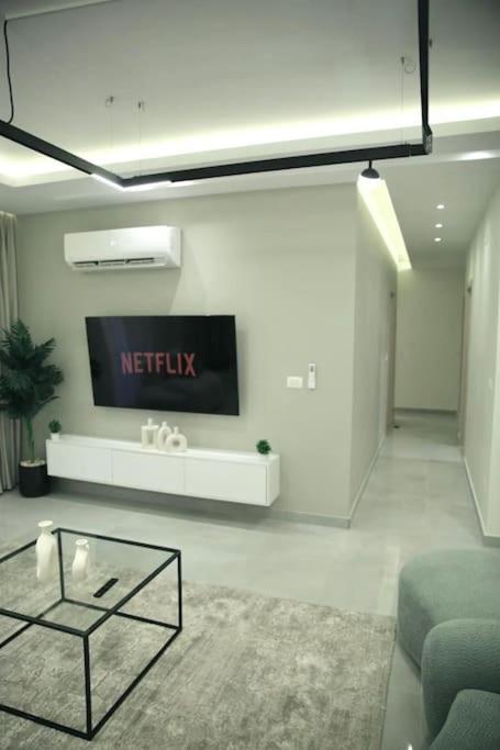 3 Bedroom Couples Or Family Apartment
