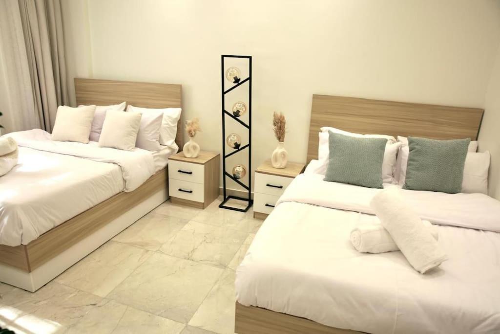 3 Bedroom Couples Or Family Apartment *