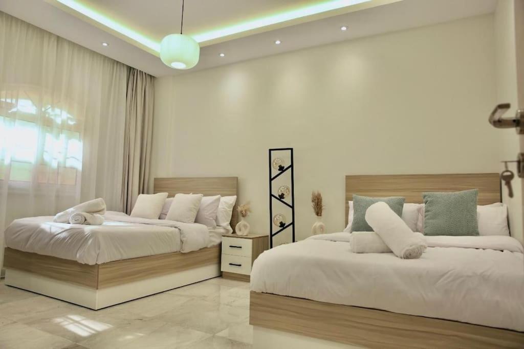 3 Bedroom Couples Or Family Apartment *