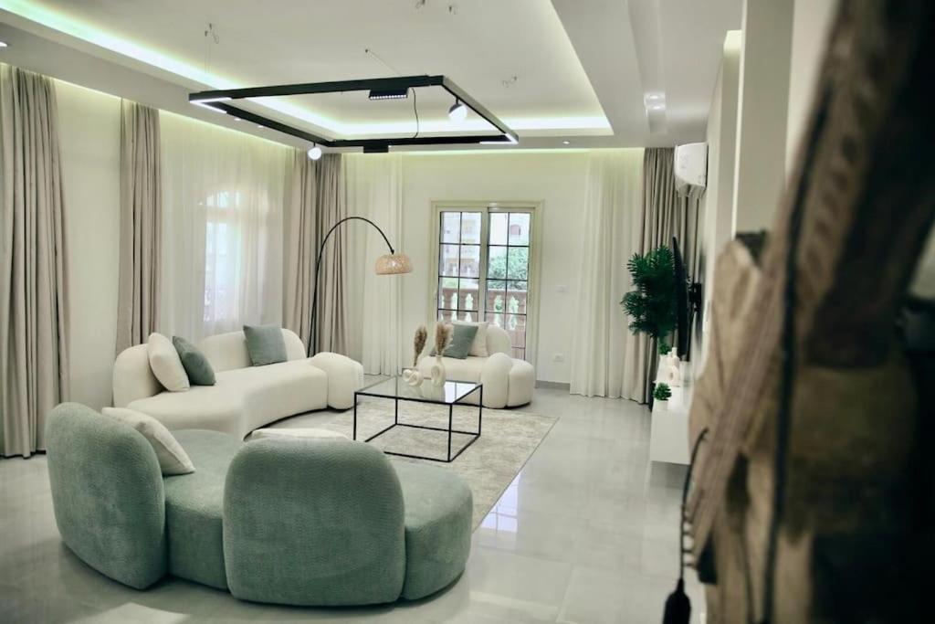 Apartment 3 Bedroom Couples Or Family *