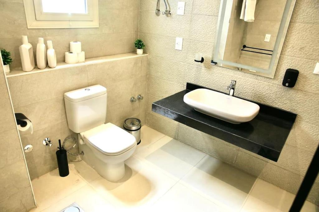 3 Bedroom Couples Or Family Apartment *