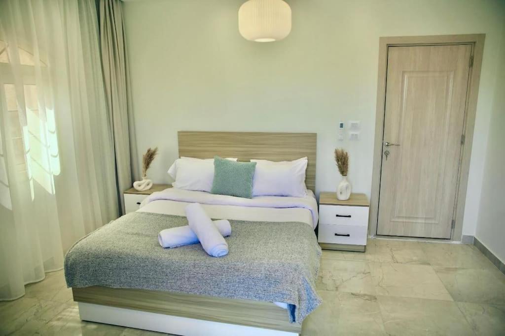 3 Bedroom Couples Or Family Apartment Cairo