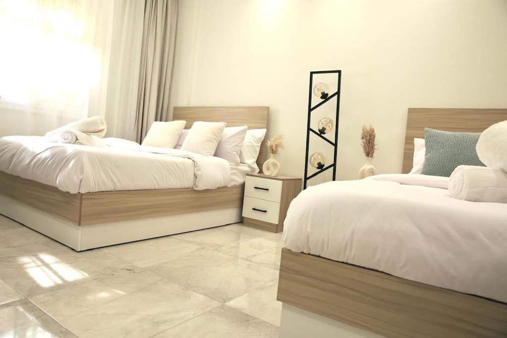 3 Bedroom Couples Or Family Apartment *