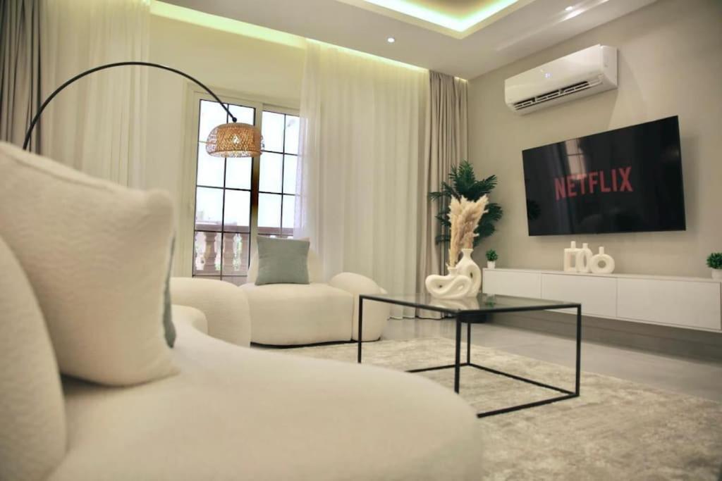 3 Bedroom Couples Or Family *
