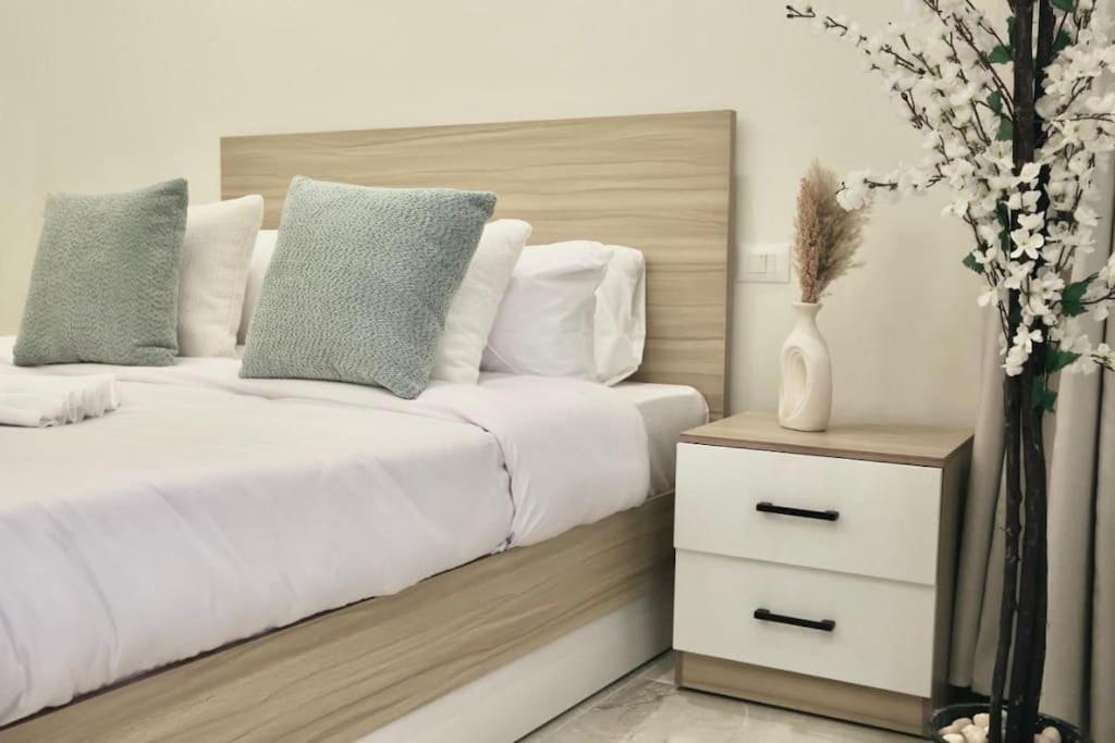 3 Bedroom Couples Or Family Apartment